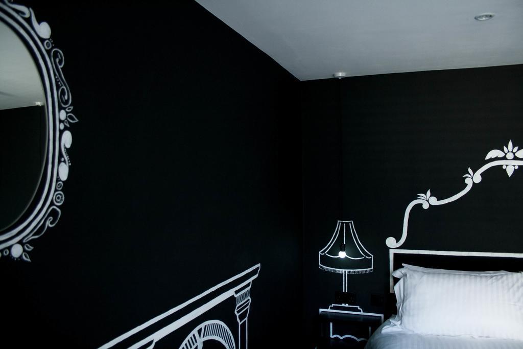 Bed and Breakfast The Blue Door Ньюкі Номер фото