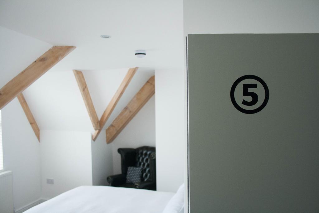 Bed and Breakfast The Blue Door Ньюкі Номер фото