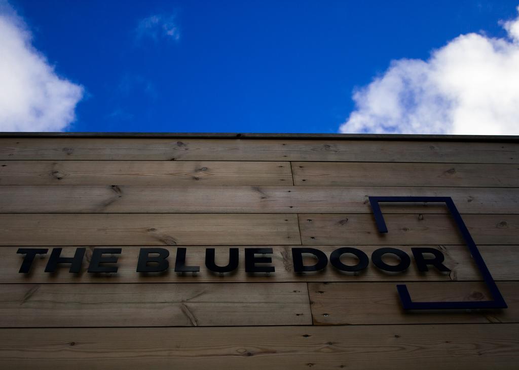 Bed and Breakfast The Blue Door Ньюкі Екстер'єр фото