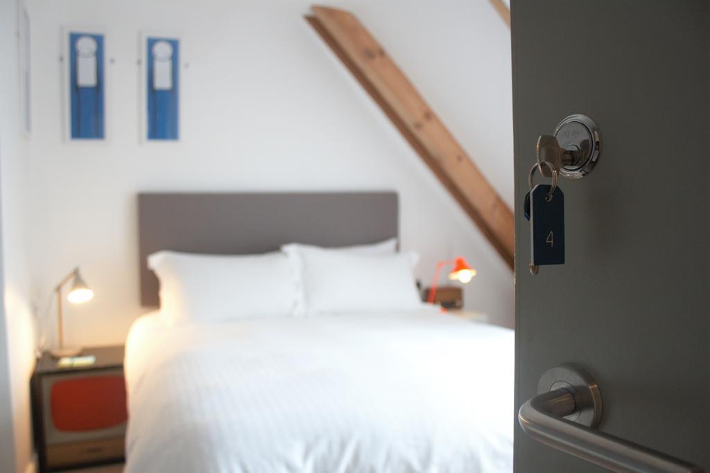 Bed and Breakfast The Blue Door Ньюкі Екстер'єр фото