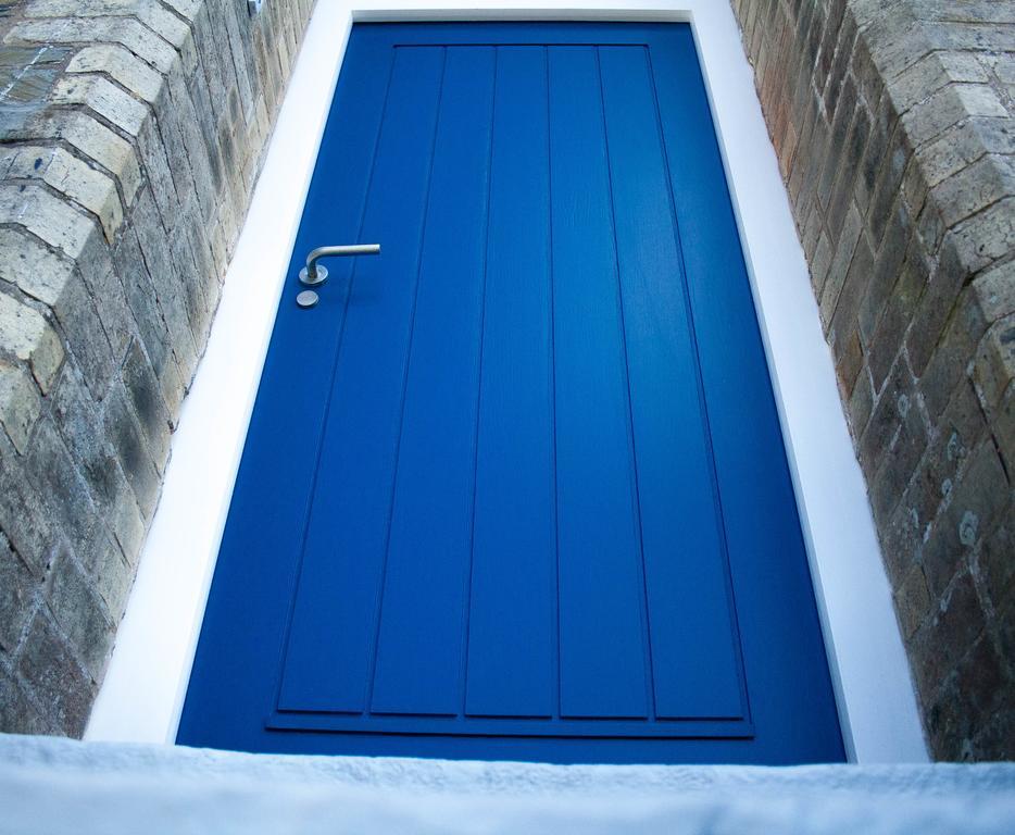 Bed and Breakfast The Blue Door Ньюкі Екстер'єр фото